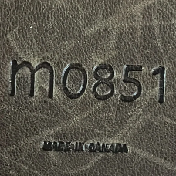 MO851 Leather Messenger Bag-Unisex - Picture 14 of 17